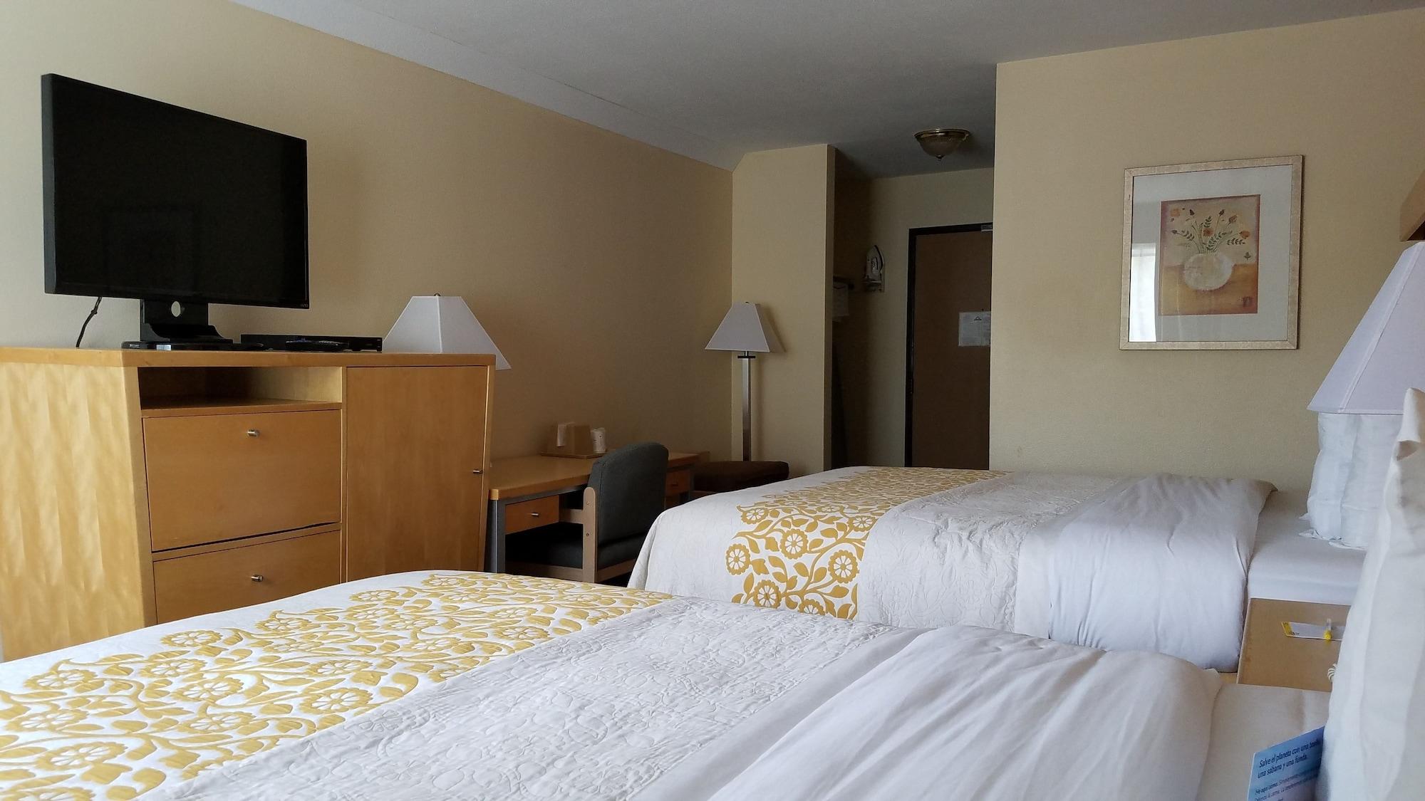 Days Inn By Wyndham Woodland Bagian luar foto