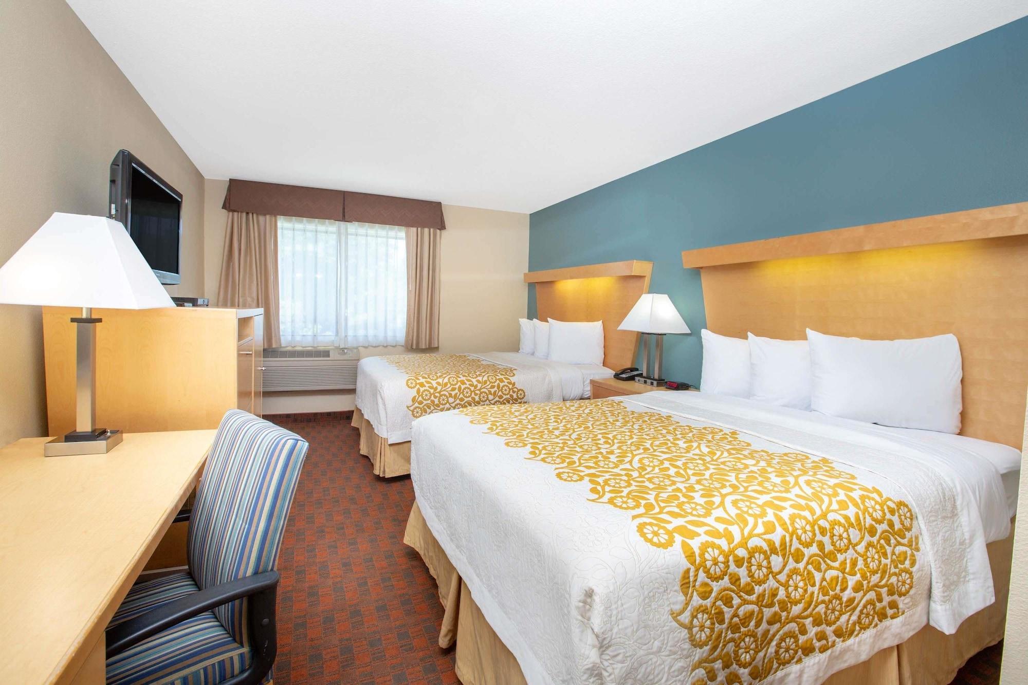 Days Inn By Wyndham Woodland Bagian luar foto