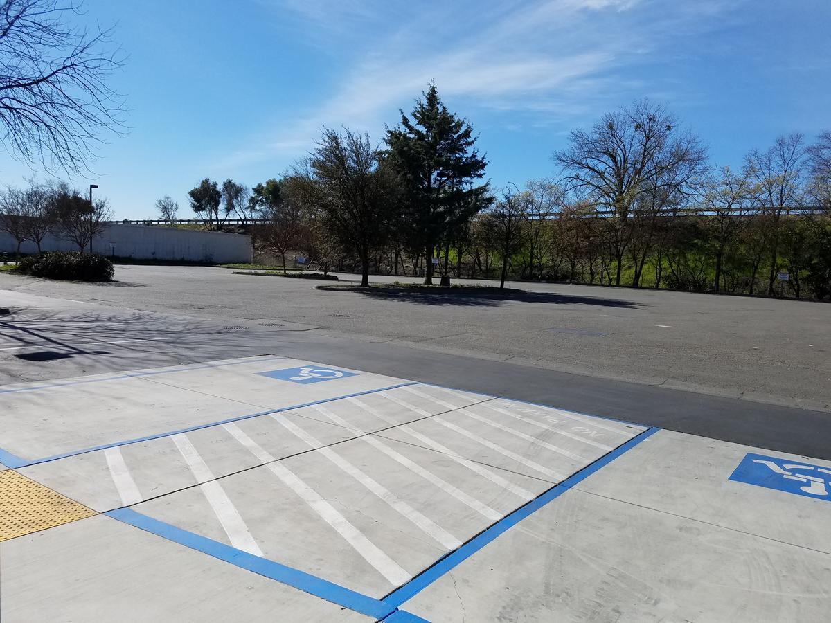 Days Inn By Wyndham Woodland Bagian luar foto